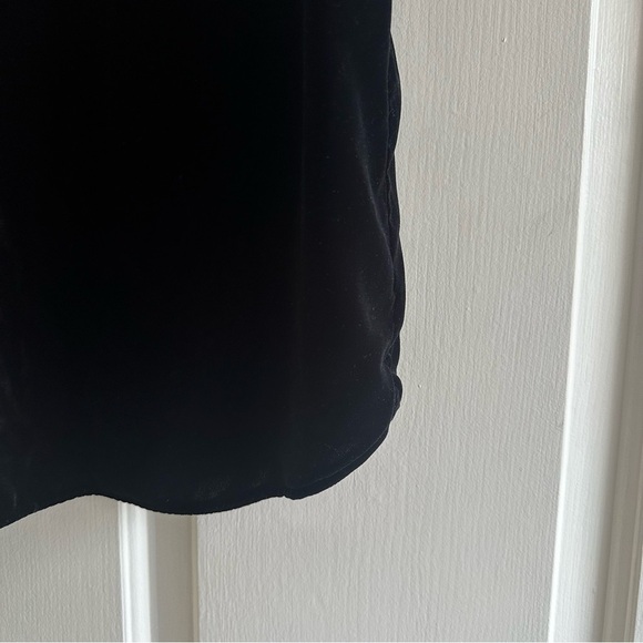 Ann Taylor LOFT Black Velvet Double V Shell Sleeveless Top Women’s Medium - Picture 5 of 6